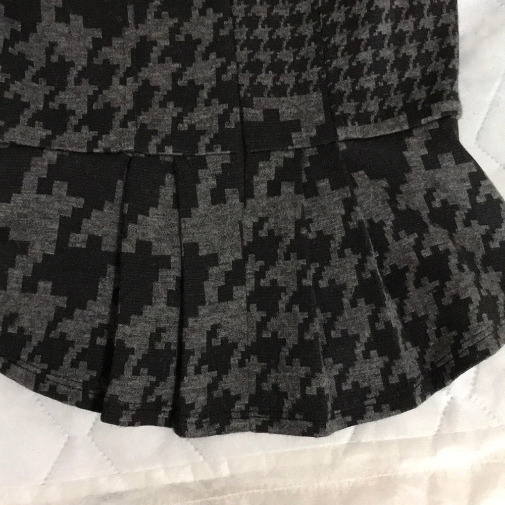 Le Chateau Black Gray Half Sleeve Top Size XXS - Picture 11 of 14